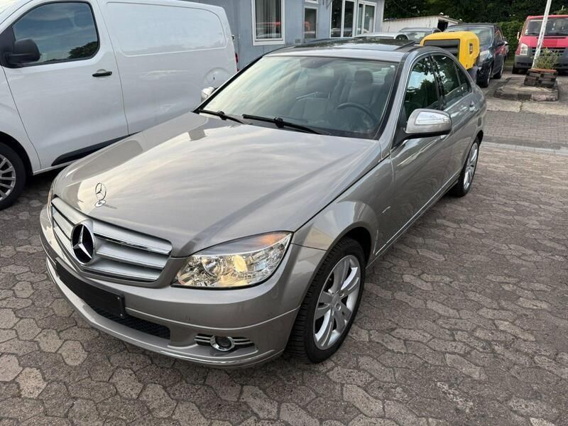 Gold Gebraucht 2007 Mercedes C200 Avantgarde Limousine | 11.500 € (Teuer) - Bild 1/4