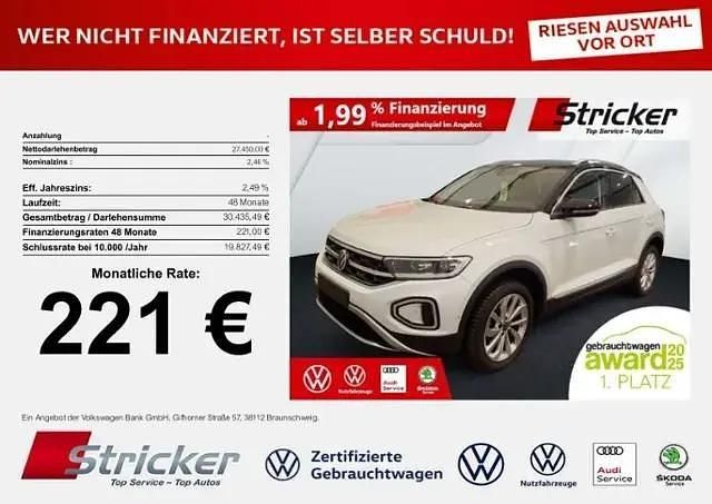 Weiß (pure white) Gebraucht 2024 VW T-Roc Style SUV | 27.446 € (Guter Preis) - Bild 1/3