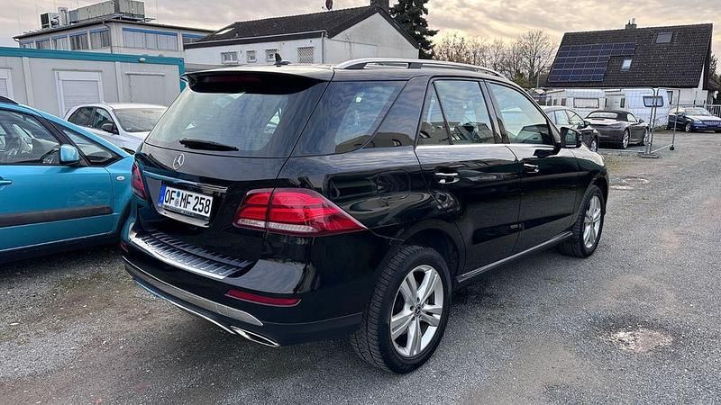 Gebraucht Mercedes GLE400 333 PS (244 kW) 2017 Schwarz SUV