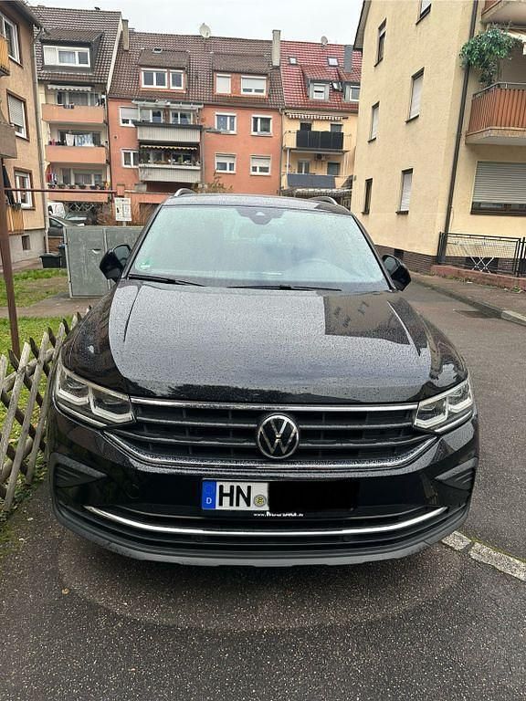 Schwarz Gebraucht 2021 VW Tiguan United SUV | 30.850 € - Bild 1/4