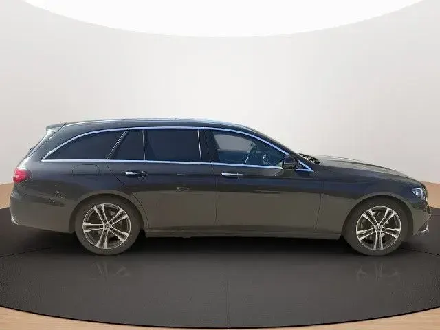 Gebraucht Mercedes E220 194 PS (142 kW) 2021