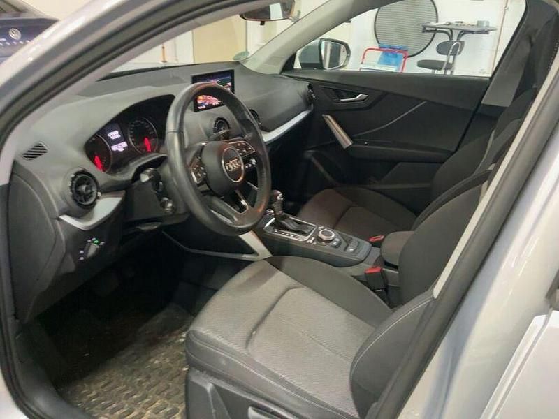 Gebraucht Audi Q2 Sport 150 PS (110 kW) 2018 Florettsilber metallic SUV