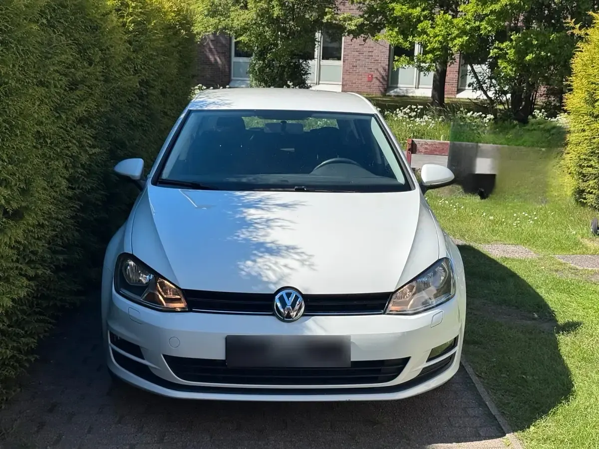 Gebraucht VW Golf VII 86 PS (63 kW) 2013 Weiß Limousine