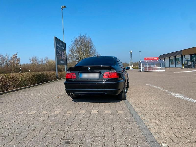 Gebraucht BMW 325 192 PS (141 kW) 2000 Schwarz Limousine