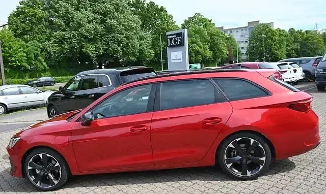 Gebraucht Cupra Leon 150 PS (110 kW) 2023 Rot Limousine