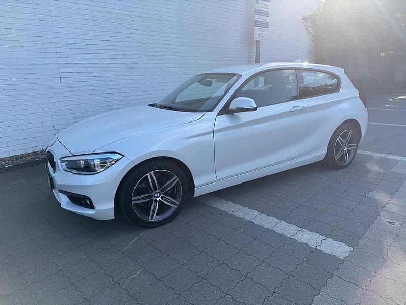 Weiß Gebraucht 2019 BMW 116 Advantage Kleinwagen | 16.500 € (Superpreis) - Bild 1/4