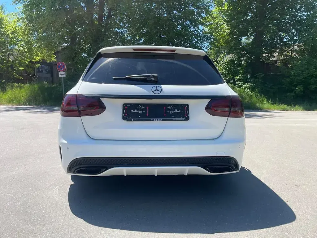 Gebraucht Mercedes 220 170 PS (125 kW) 2018 Weiß Limousine