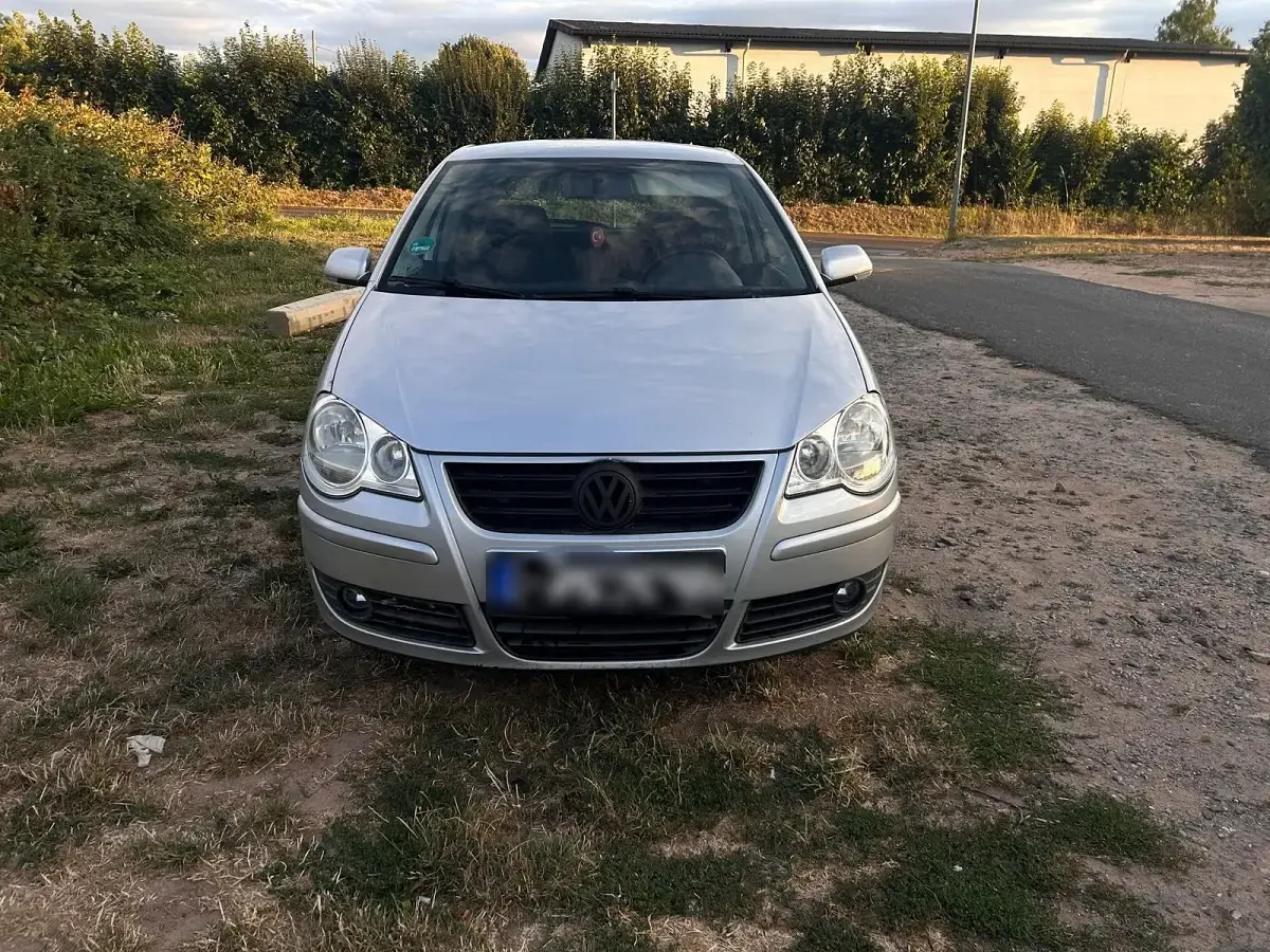 Gebraucht VW Polo 75 PS (55 kW) 2005 Silber Kleinwagen