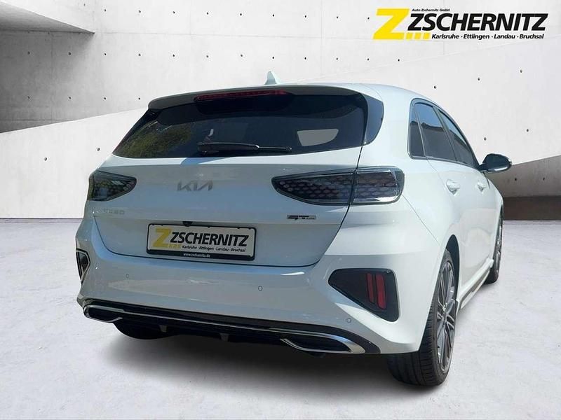 Neu Kia Ceed GT GT-Line 140 PS (102 kW) 2025 (wd) carraraweiss Limousine