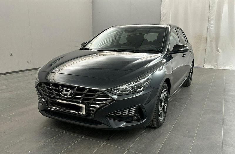 Schwarz Gebraucht 2022 Hyundai i30 Edition 30 Limousine | 17.490 € (Etwas zu teuer) - Bild 1/4