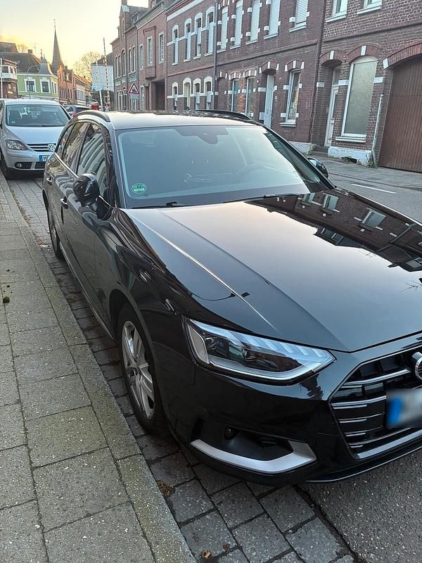 Gebraucht Audi A4 Ambiente 163 PS (119 kW) 2024 Schwarz Kombi