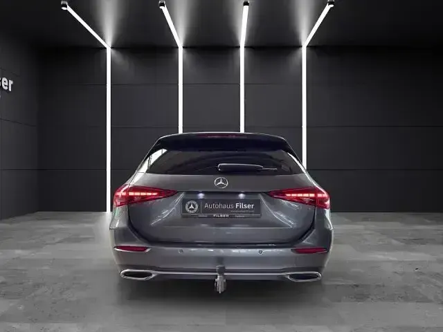 Gebraucht Mercedes C220 Avantgarde 197 PS (144 kW) 2024 Andere Kombi