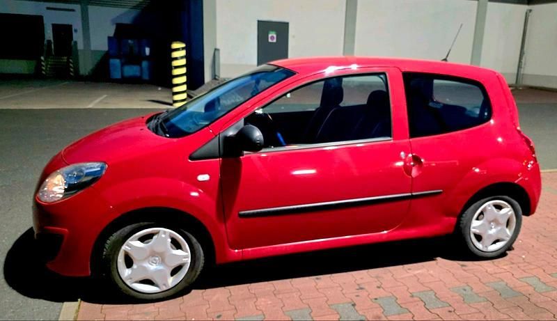 Rot Gebraucht 2011 Renault Twingo Kleinwagen | 1.850 € - Bild 1/4