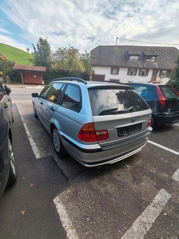 Silber Gebraucht 2002 BMW 318 Performance Kombi | 850 € (Superpreis) - Bild 1/4