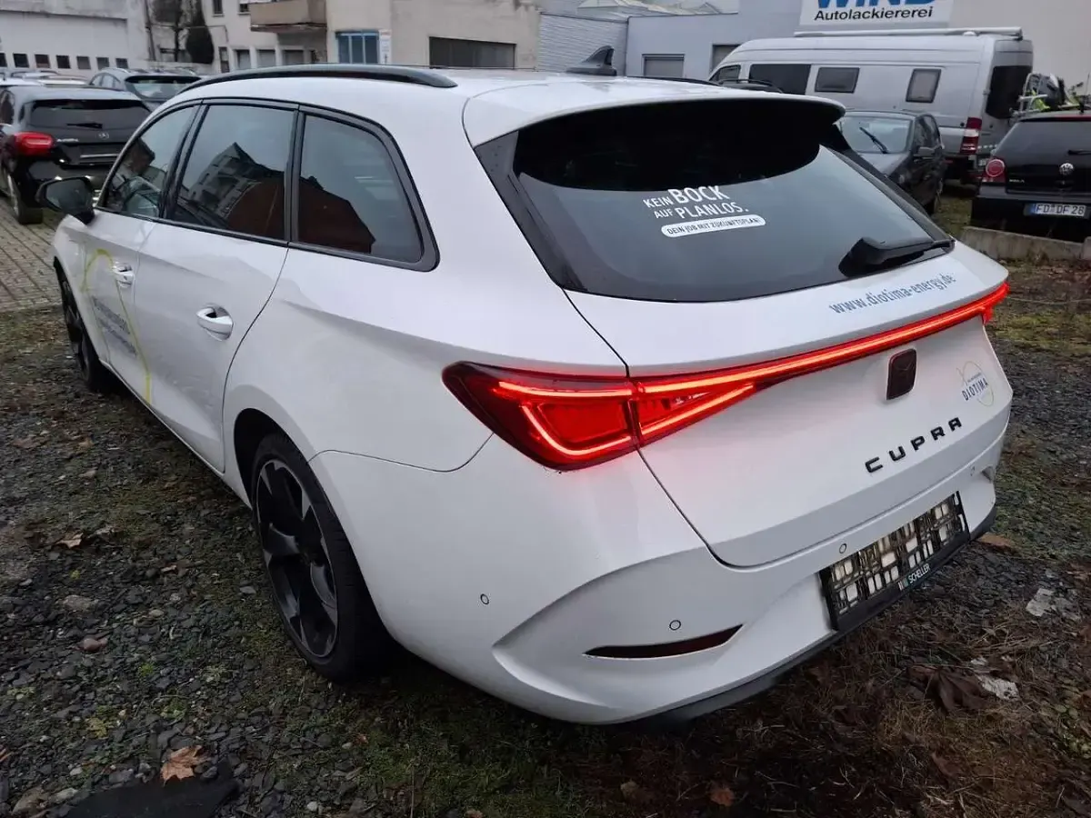 Gebraucht Cupra Leon 150 PS (110 kW) 2022 Weiß Limousine