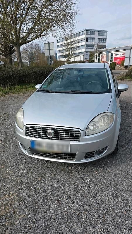 Gebraucht Fiat Linea 77 PS (56 kW) 2008 Silber Limousine