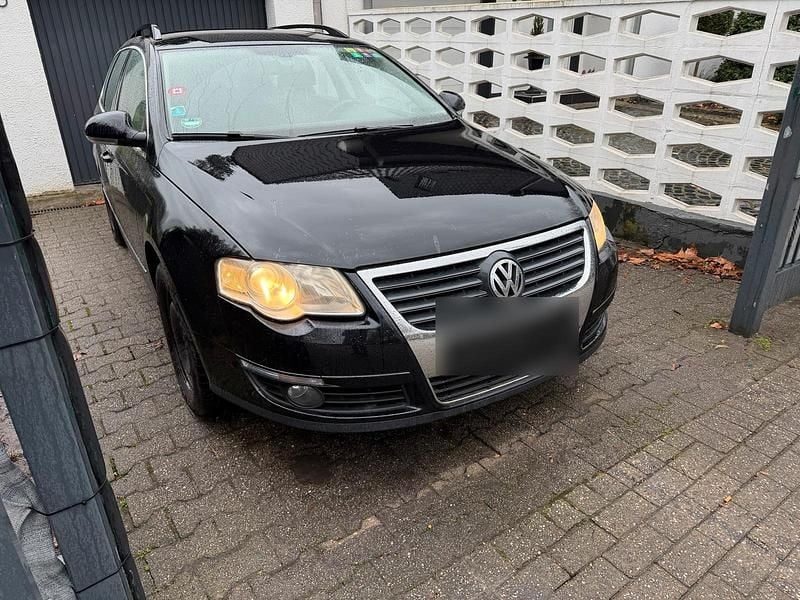 Schwarz Gebraucht 2009 VW Passat Kombi | 2.600 € (Superpreis) - Bild 1/4