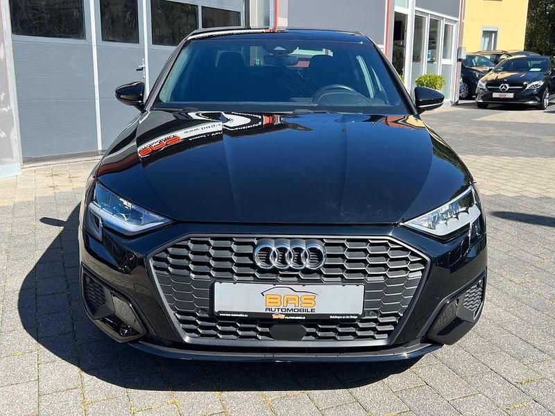 Gebraucht Audi A3 Sport 116 PS (85 kW) 2022 Brillantschwarz Limousine