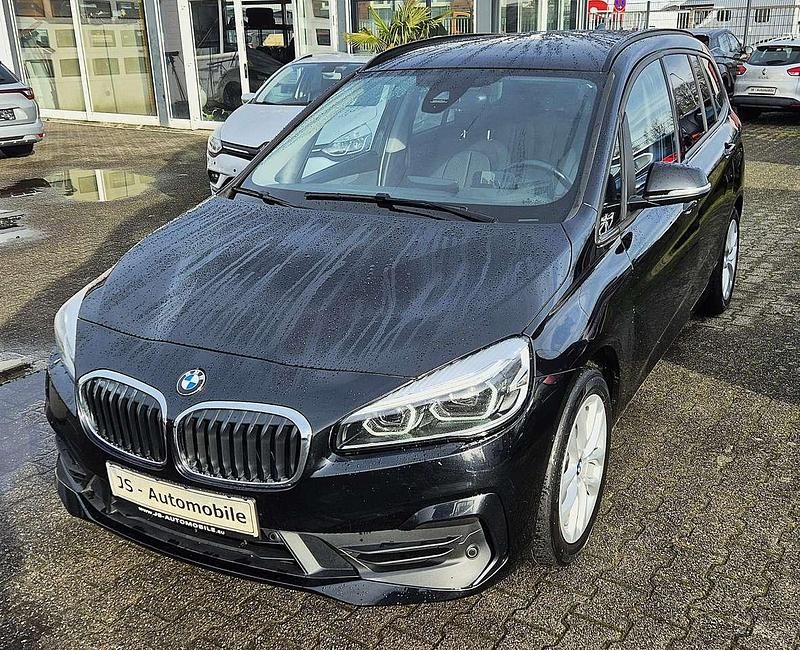 Black sapphire metallic Gebraucht 2022 BMW 218 Van / Kleinbus | 20.750 € (Guter Preis) - Bild 1/4