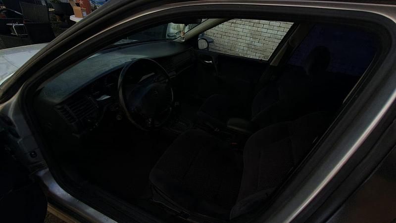 Gebraucht Opel Vectra 130 PS (95 kW) 2000 Silber Limousine