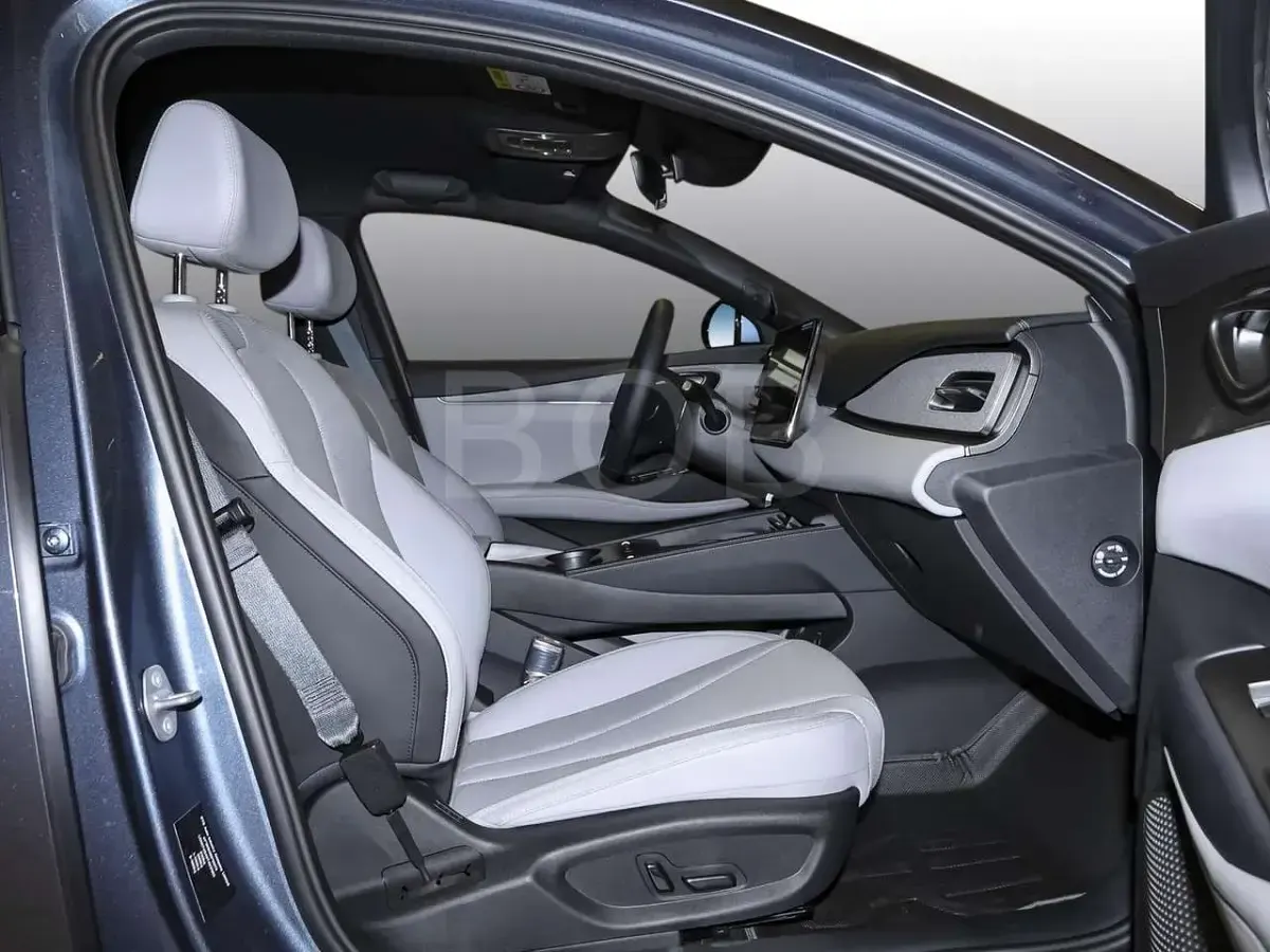 Nouvelle BYD Seal Boost 184 ch (135 kW) 2025 Bleue Berline