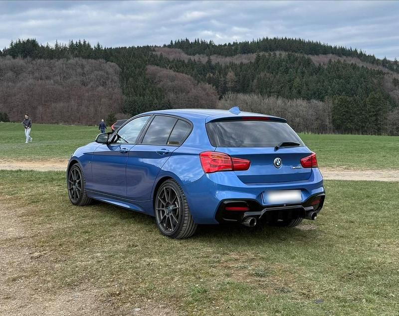 Używany BMW M135 Performance 326 KM (239 kW) 2016 Niebieski Hatchback
