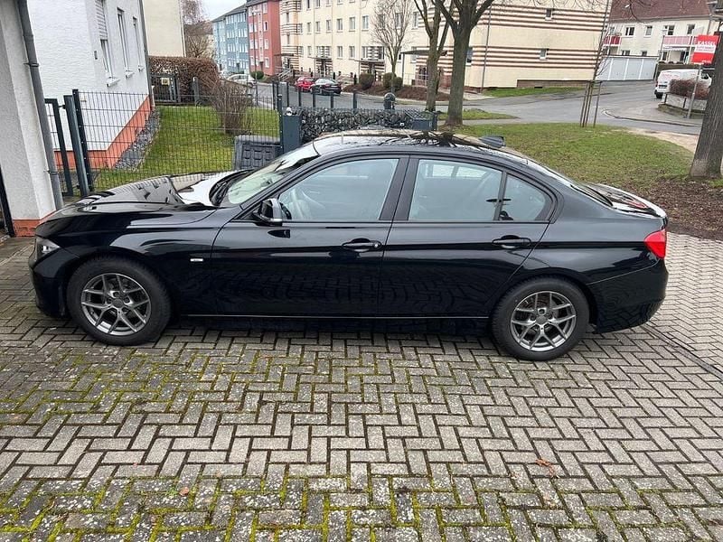 Gebraucht BMW 316 116 PS (85 kW) 2012 Schwarz Limousine