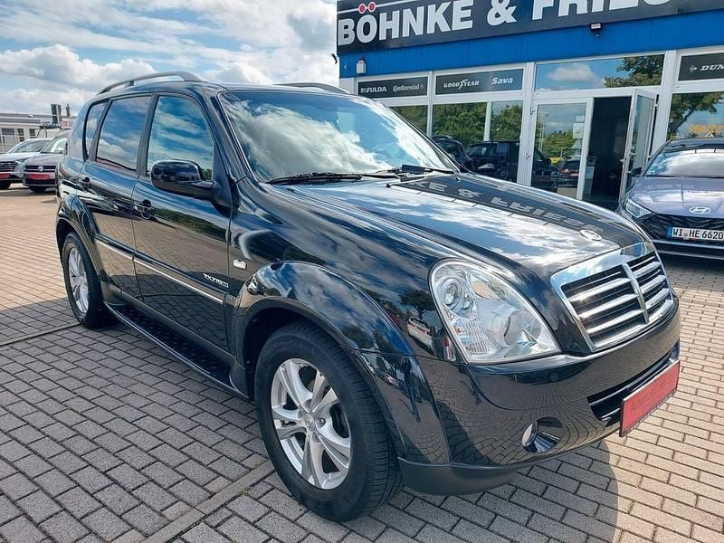 Schwarz Gebraucht 2012 Ssangyong (KGM) Rexton II SUV | 9.499 € - Bild 1/4