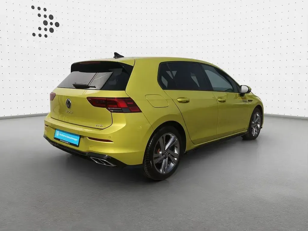 Gebraucht VW Golf VIII R-line 150 PS (110 kW) 2024 Limonengelb metallic Limousine