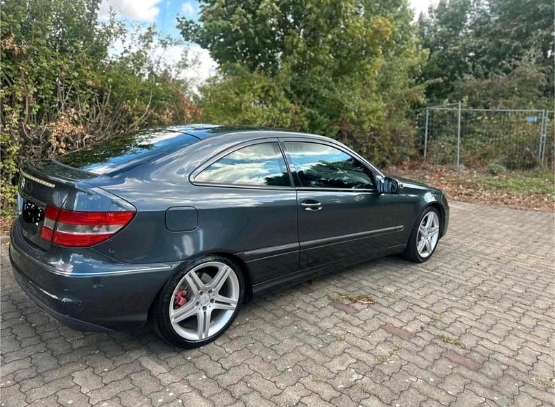 Gebraucht Mercedes CLC200 184 PS (135 kW) 2009 Grau Kleinwagen