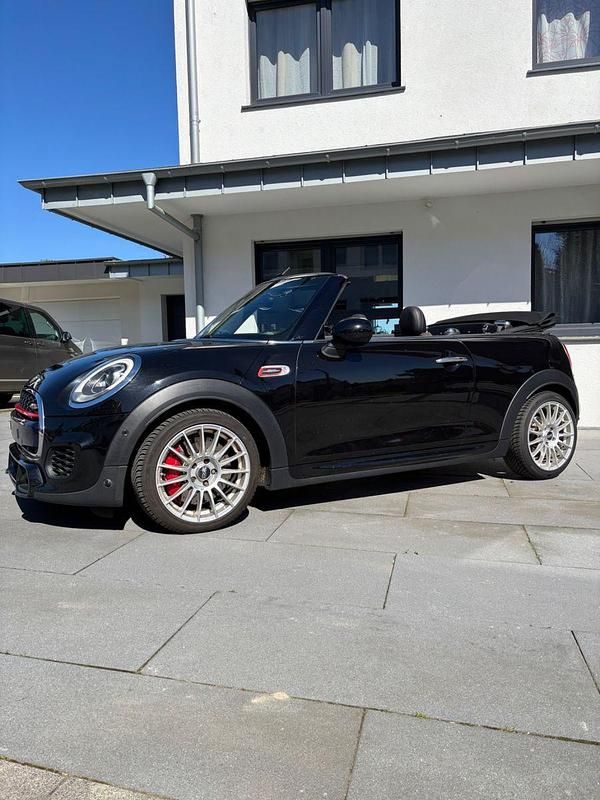 Second-hand Mini John Cooper Works 231 CP (169 kW) 2017 Negru Hatchback
