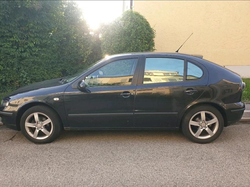 Usata Seat Leon 103 CV (75 kW) 2005 Nero Utilitaria