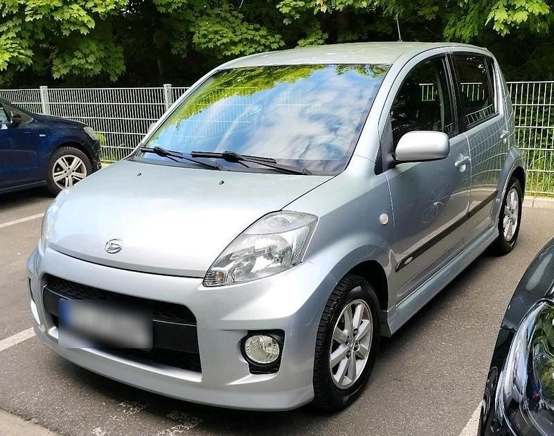Silber Gebraucht 2008 Daihatsu Sirion Kleinwagen | 3.999 € (Fairer Preis) - Bild 1/4
