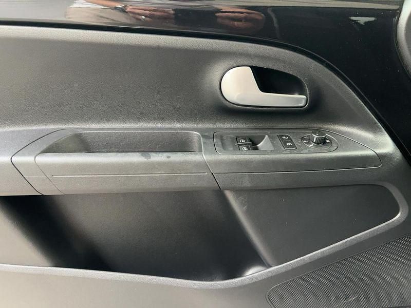 Gebraucht VW e-up! Style 60 kW (82 PS) 2022 Schwarz Kleinwagen