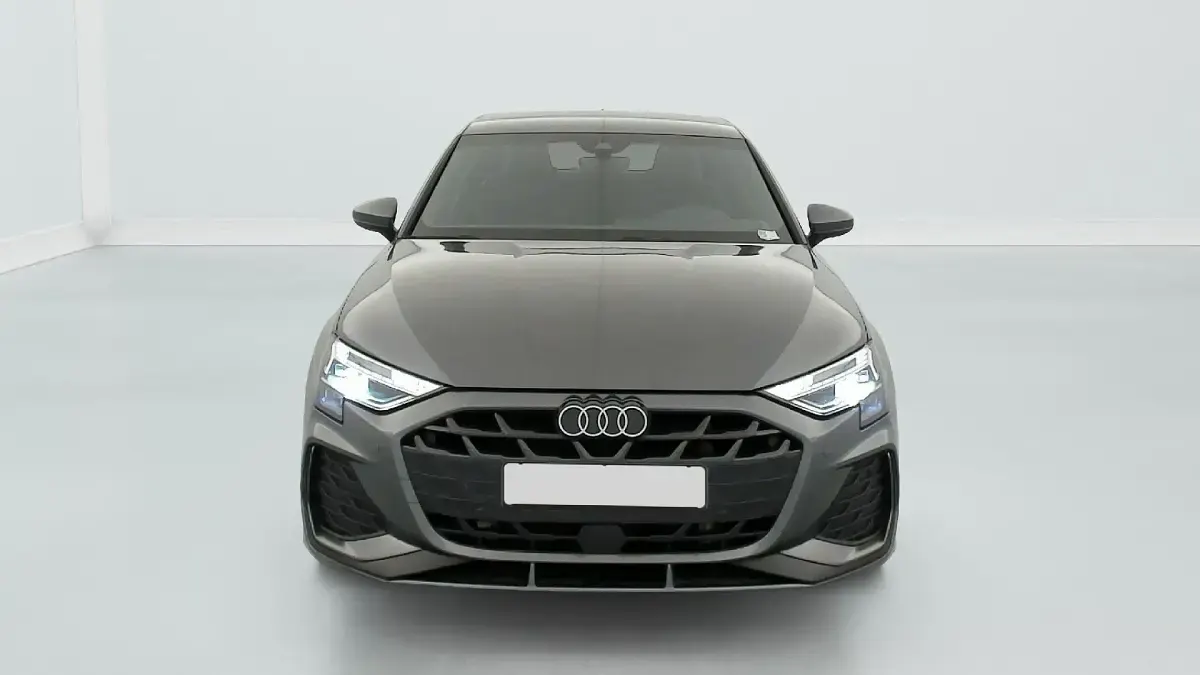 Gebraucht Audi A3 S-Line 150 PS (110 kW) 2025 Gris daytona Limousine