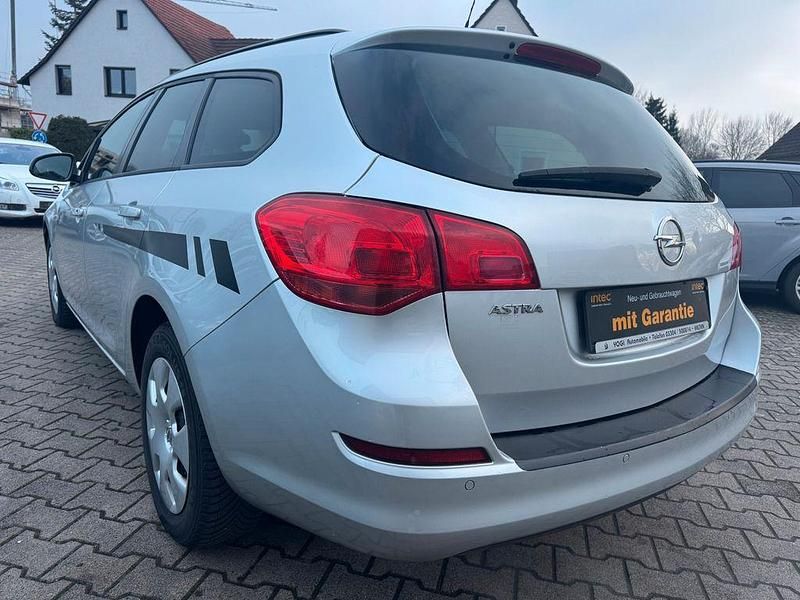 Gebraucht Opel Astra Design Edition 116 PS (85 kW) 2011 Silber Kombi