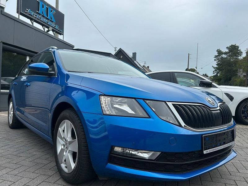 Blau Gebraucht 2019 Skoda Octavia Ambition Kombi | 16.900 € (Fairer Preis) - Bild 1/4