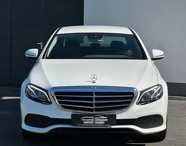 Gebraucht Mercedes E350 286 PS (210 kW) 2019 Polarweiss Limousine
