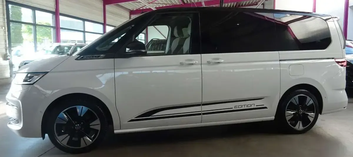 Gebraucht VW Multivan 150 PS (110 kW) 2023 Candyweiß Van / Kleinbus
