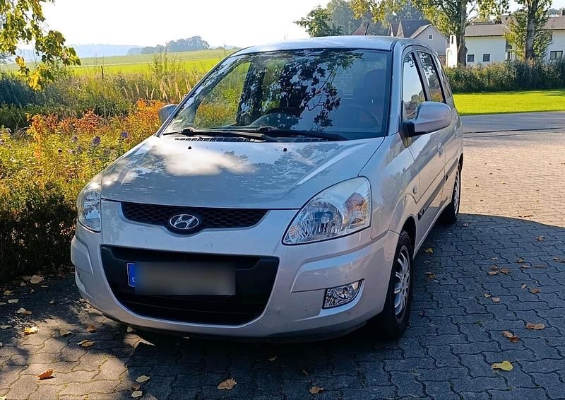 Silber Gebraucht 2009 Hyundai Matrix Van / Kleinbus | 2.333 € (Fairer Preis) - Bild 1/4