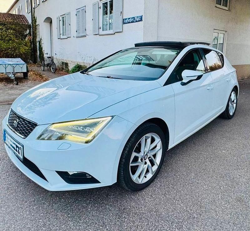 Weiß Gebraucht 2014 Seat Leon Style Limousine | 7.999 € (Guter Preis) - Bild 1/4