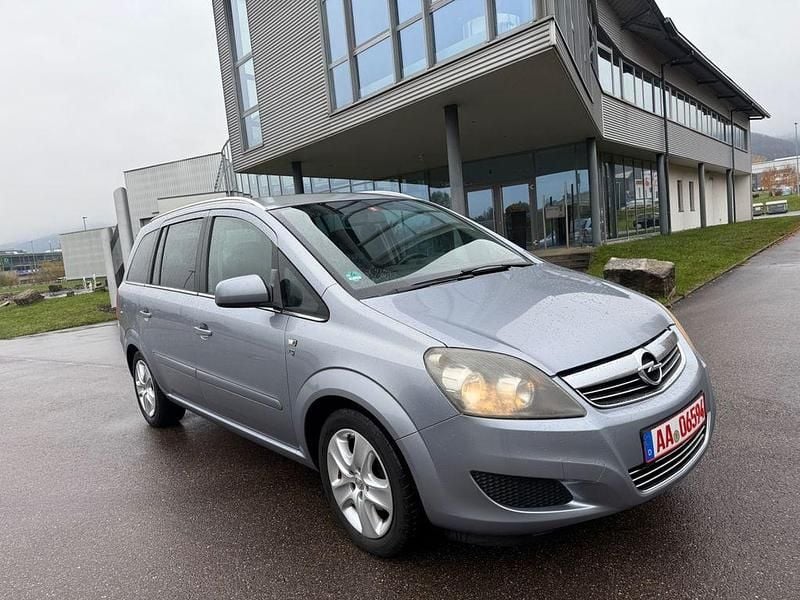 Silber Gebraucht 2010 Opel Zafira Edition Limousine | 4.000 € (Fairer Preis) - Bild 1/4