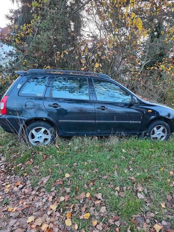 Schwarz Gebraucht 2012 Lada Kalina Kleinwagen | 650 € - Bild 1/4