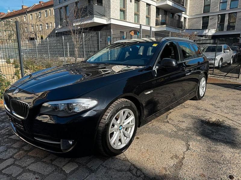 Gebraucht BMW 520 184 PS (135 kW) 2012 Schwarz Kombi