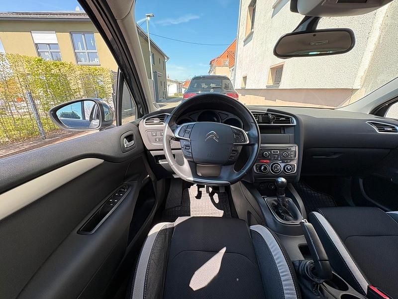 Gebraucht Citroën C4 120 PS (88 kW) 2012 Grau Limousine