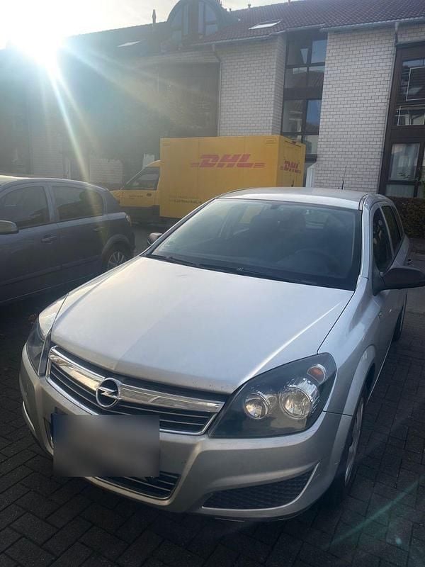Silber Gebraucht 2009 Opel Astra Kombi | 2.700 € (Teuer) - Bild 1/4
