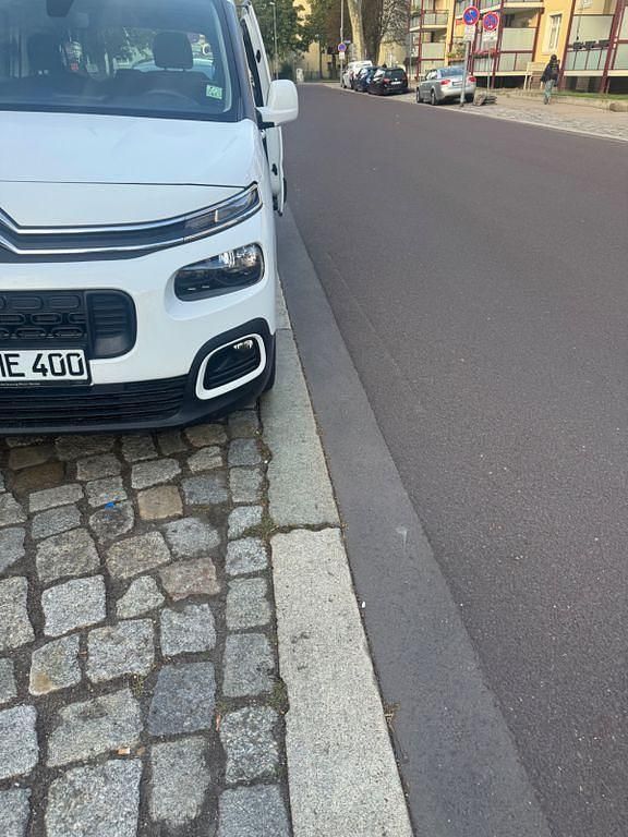 Weiß Gebraucht 2020 Citroën Berlingo Live Van / Kleinbus | 16.000 € (Etwas zu teuer) - Bild 1/4