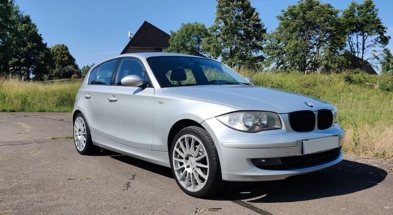 Silber Gebraucht 2008 BMW 116 Kleinwagen | 3.100 € (Fairer Preis) - Bild 1/4