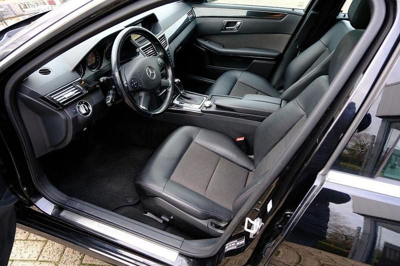 Gebraucht Mercedes E200 Avantgarde 184 PS (135 kW) 2011 Schwarz Kombi