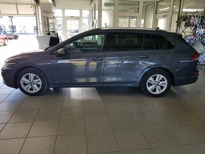 Gebraucht VW Golf VIII 150 PS (110 kW) 2021 Delfingrau metallic (metallic) Kombi